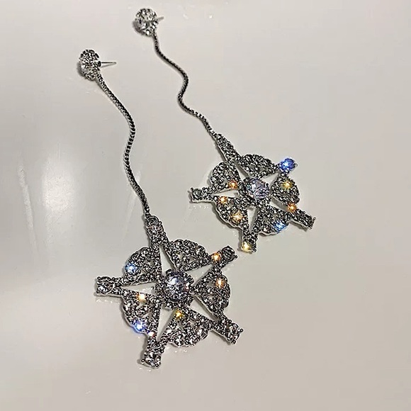 Rhinestone Drop Star Earrings - Picture 7 of 9